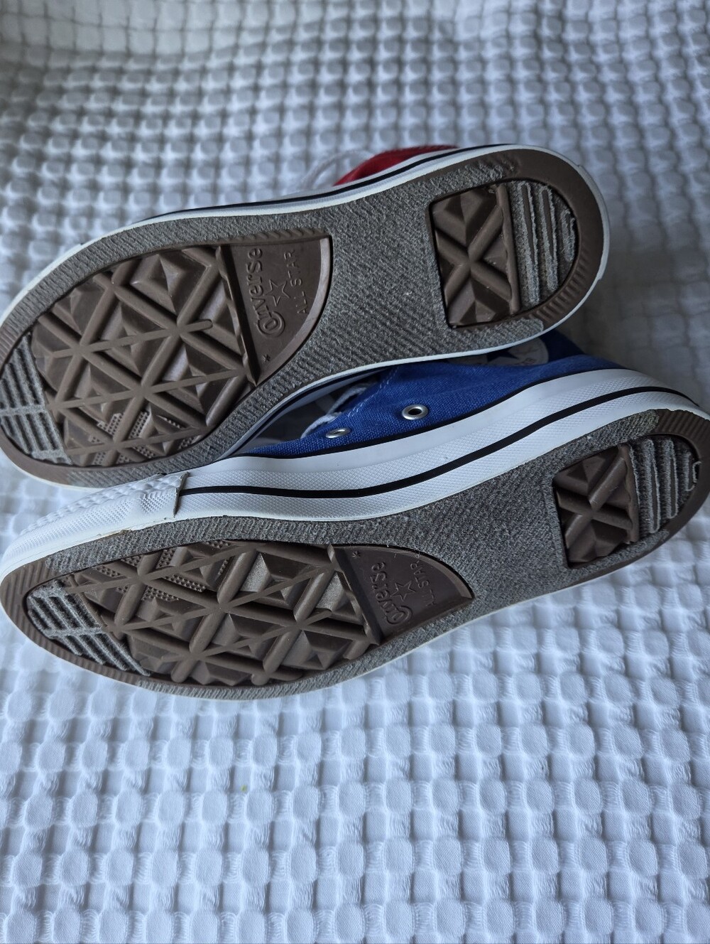 Colorblock Converse - Picture 8 of 8
